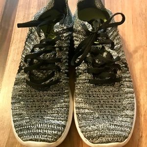 Women’s Nike Free RN flyknit shoes size 8.5
